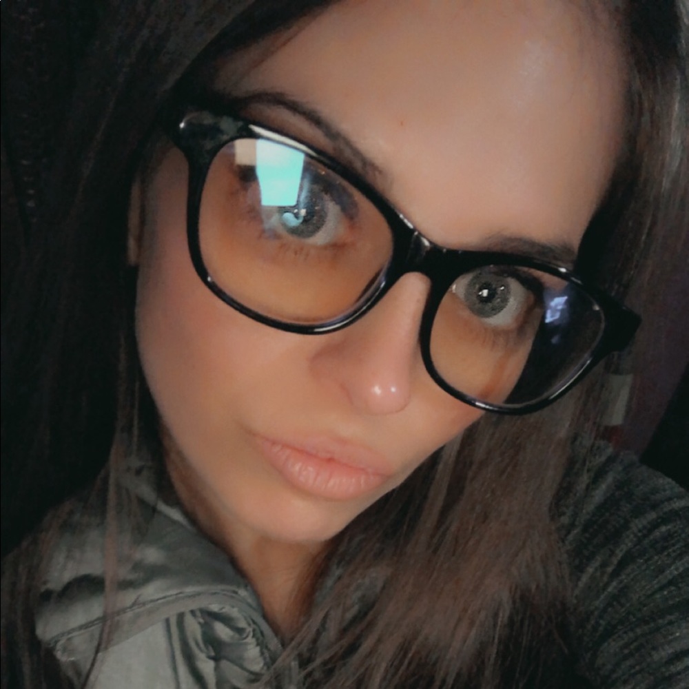 Meet your Posher, Tiffany